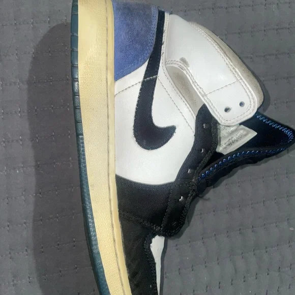 Air jordan 1 Black and White High-Top Sneakers - Picture 5 of 7